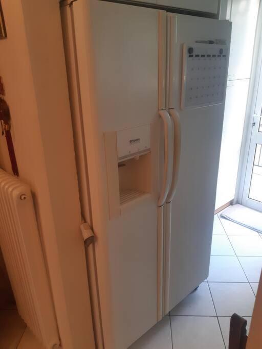 Classical Apartment At Lycabetus Hill アテネ エクステリア 写真