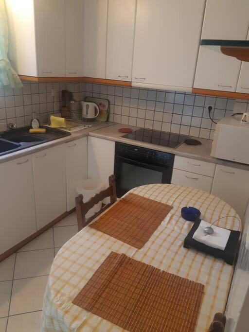 Classical Apartment At Lycabetus Hill アテネ エクステリア 写真